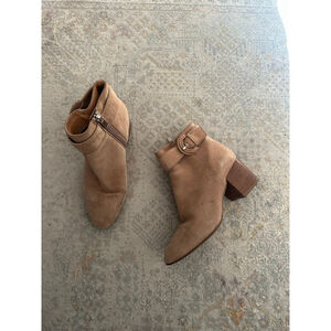 Women's Aquatalia Beige Suede Ankle Boots Booties US 6.5 Brown Heels
